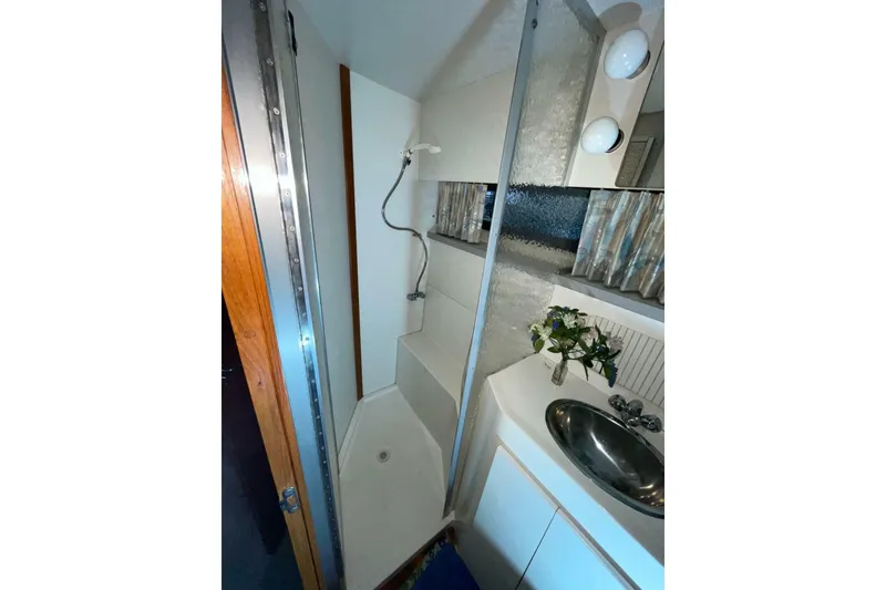 Slide: The Image of Carver Yachts 370 Aft Cabin Motor Yacht 1994 - 7244693