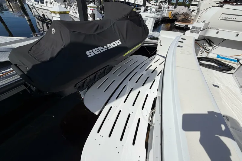 Slide: The Image of Hatteras 70 Cockpit Motor Yacht 1991 - 7244912