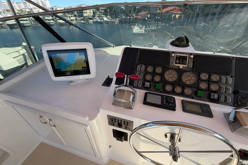 Slide: The Image of Hatteras 70 Cockpit Motor Yacht 1991 - 7244984