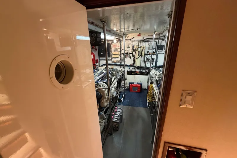 Slide: The Image of Hatteras 70 Cockpit Motor Yacht 1991 - 7245439