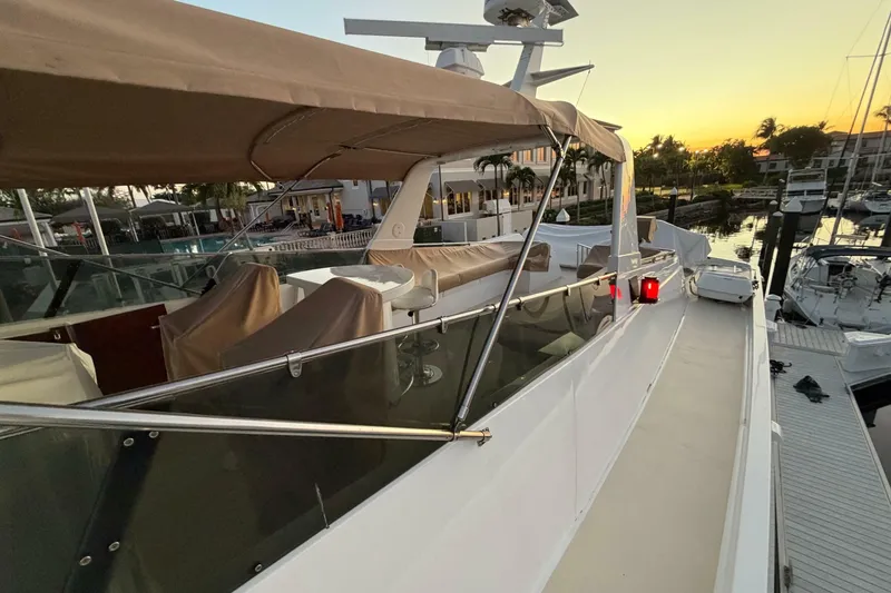 Slide: The Image of Hatteras 70 Cockpit Motor Yacht 1991 - 7244881