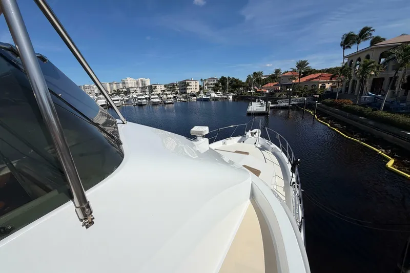 Slide: The Image of Hatteras 70 Cockpit Motor Yacht 1991 - 7244820