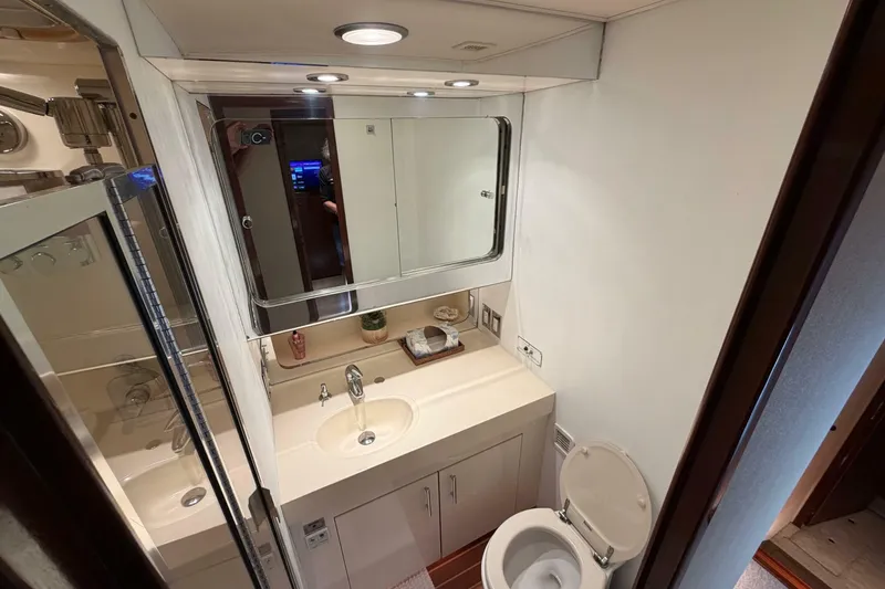 Slide: The Image of Hatteras 70 Cockpit Motor Yacht 1991 - 7245300