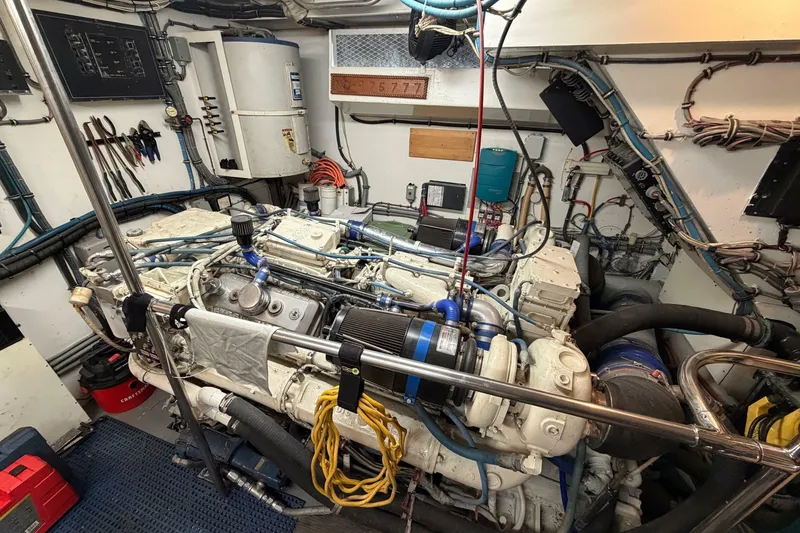 Slide: The Image of Hatteras 70 Cockpit Motor Yacht 1991 - 7245466