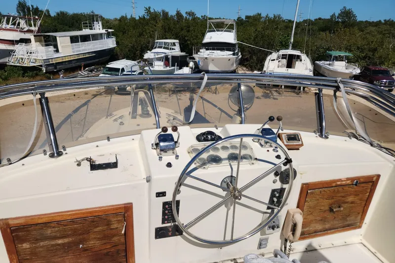 Slide: The Image of Hatteras 42 Long Range Cruiser 1976 - 7153397