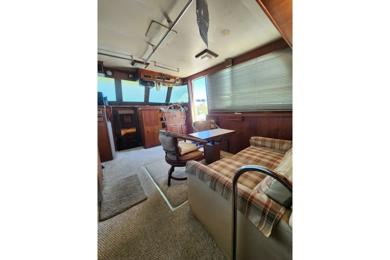 Slide: The Image of Hatteras 42 Long Range Cruiser 1976 - 7153361