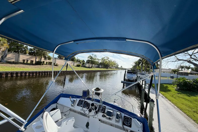 Slide: The Image of Chris-Craft 31 Commander 1973 - 7246300