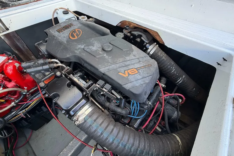 Slide: The Image of Chris-Craft 31 Commander 1973 - 7246410