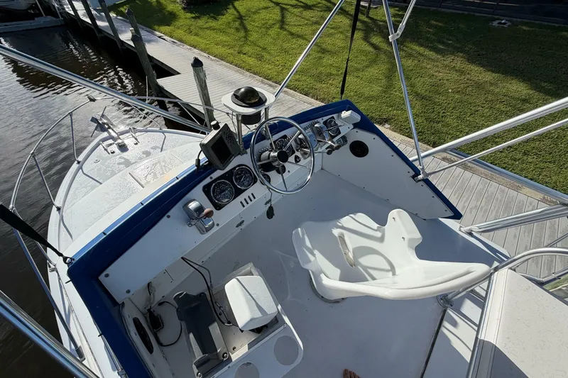 Slide: The Image of Chris-Craft 31 Commander 1973 - 7246283