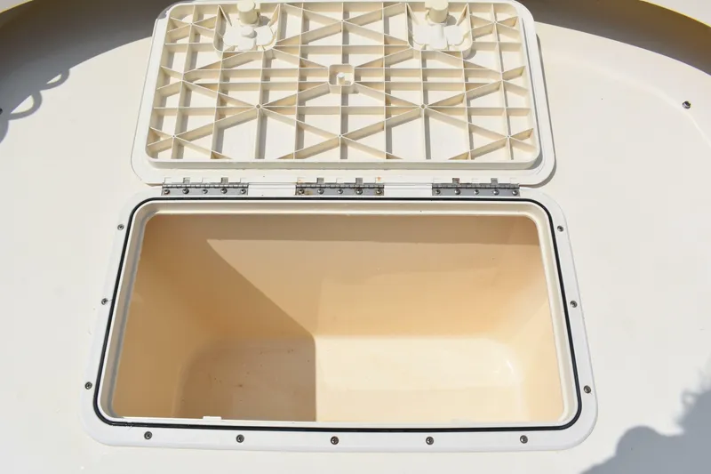 Slide: The Image of Parker Marine 1801 Center Console 2005 - 7392903