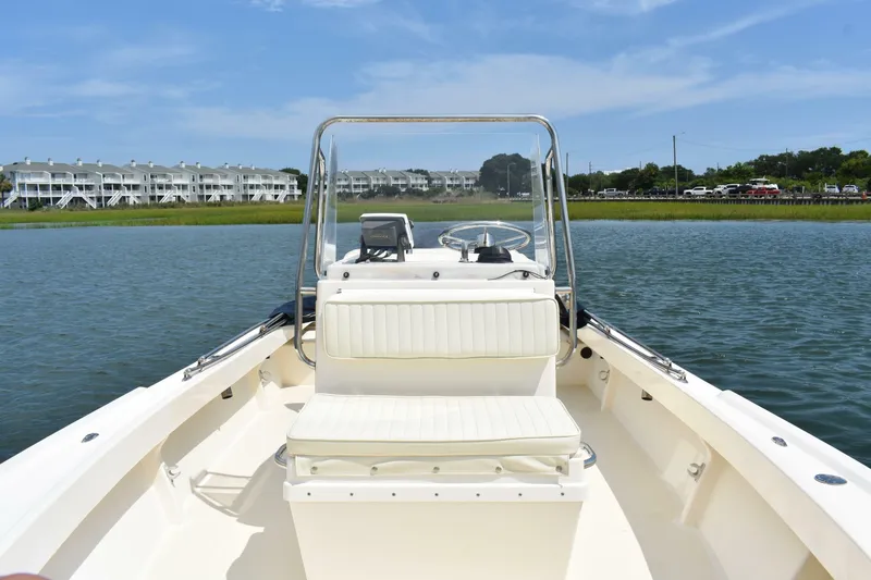 Slide: The Image of Parker Marine 1801 Center Console 2005 - 7392909