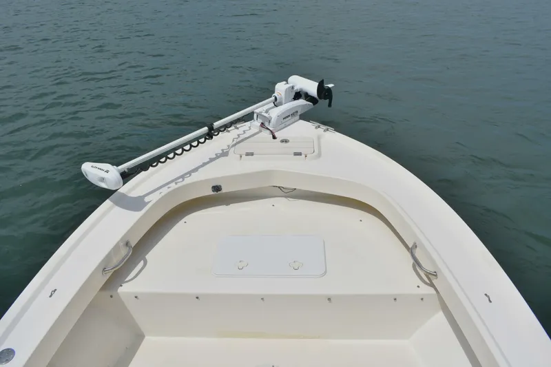 Slide: The Image of Parker Marine 1801 Center Console 2005 - 7392896
