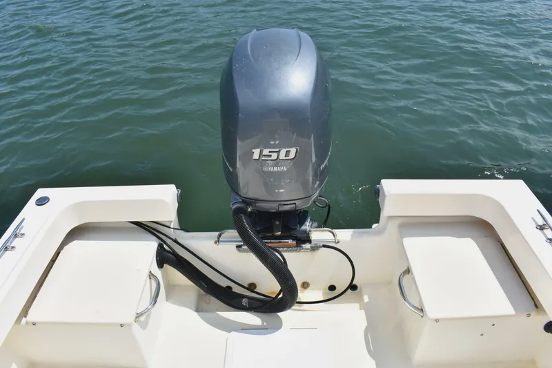 Slide: The Image of Parker Marine 1801 Center Console 2005 - 7392932