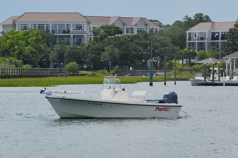 Slide: The Image of Parker Marine 1801 Center Console 2005 - 7392893