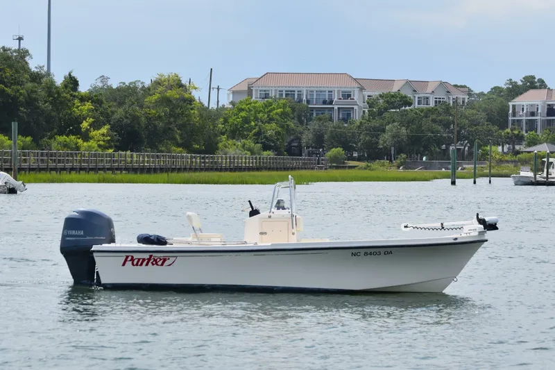 The Image of Parker Marine 1801 Center Console 2005 - 7239790