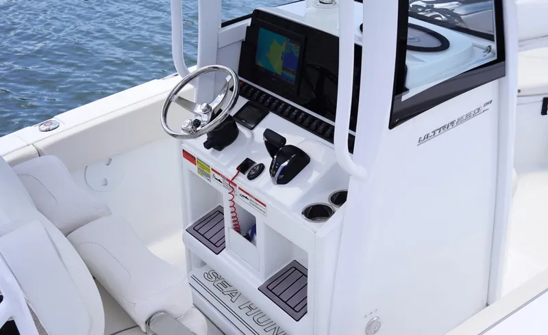 Slide: The Image of Sea Hunt Ultra 239SE 2024 - 6978043