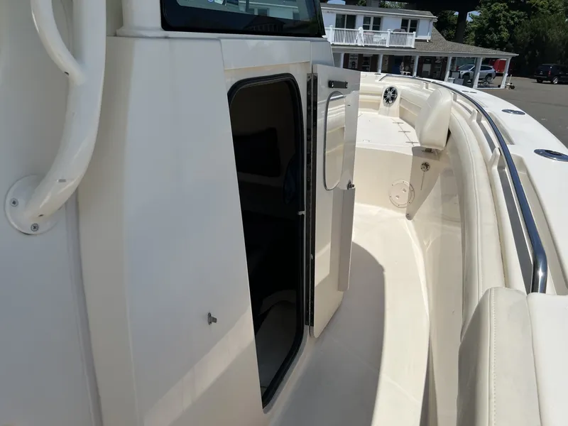 Slide: The Image of Grady-White 336 Canyon 2020 - 6978085