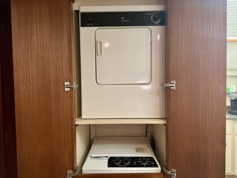 Slide: The Image of Carver Yachts 445 Aft Cabin 1997 - 6981640