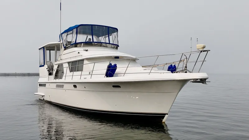 Slide: The Image of Carver Yachts 445 Aft Cabin 1997 - 6981584