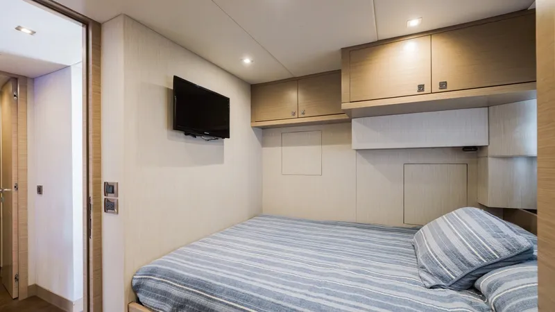Slide: The Image of Captains cabin - 7090916