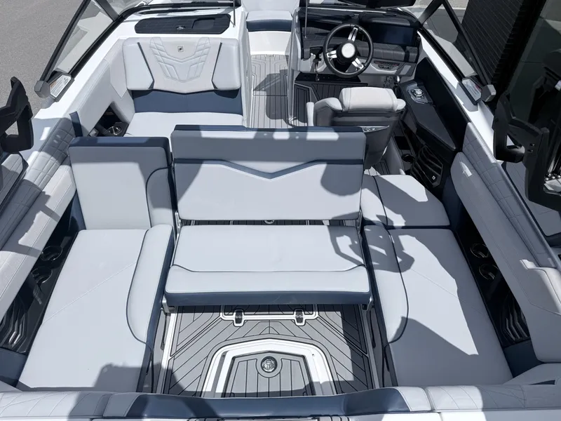 Slide: The Image of Nautique G21 2022 - 6986813