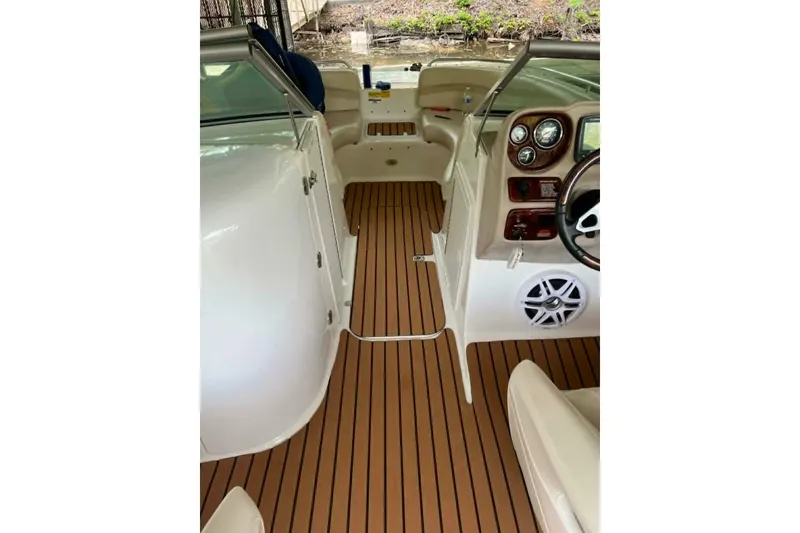 Slide: The Image of NauticStar 230 SL Sport Deck I/O 2007 - 7391780