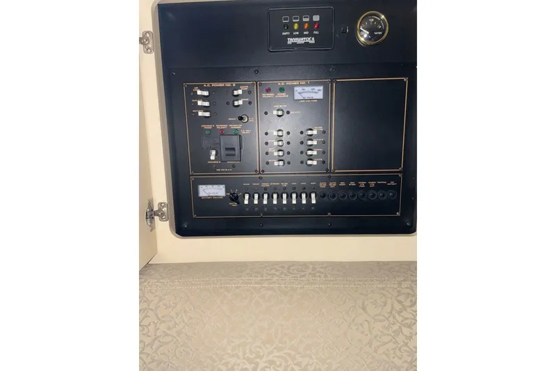 Slide: The Image of Cruisers 3372 Express 2002 - 7241566