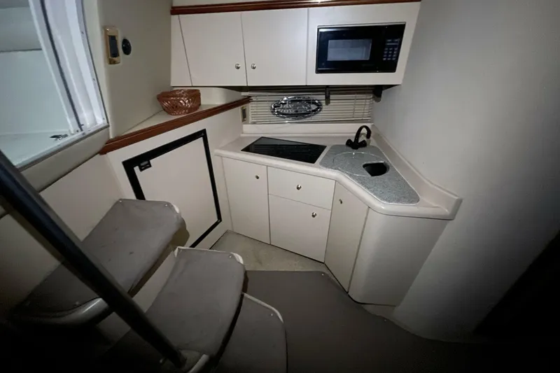 Slide: The Image of Cruisers 3372 Express 2002 - 7241633