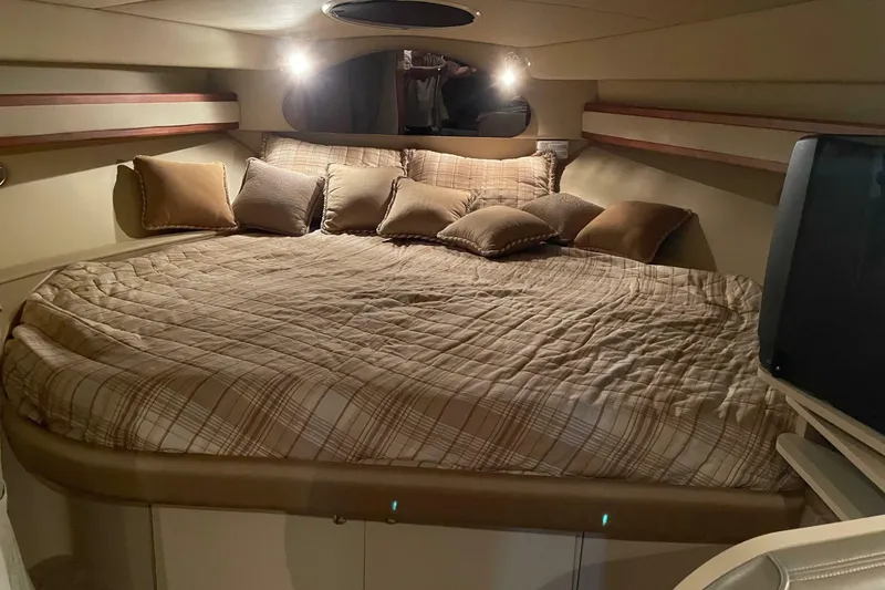 Slide: The Image of Cruisers 3372 Express 2002 - 7241589