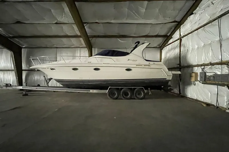 The Image of Cruisers 3372 Express 2002 - 7241487