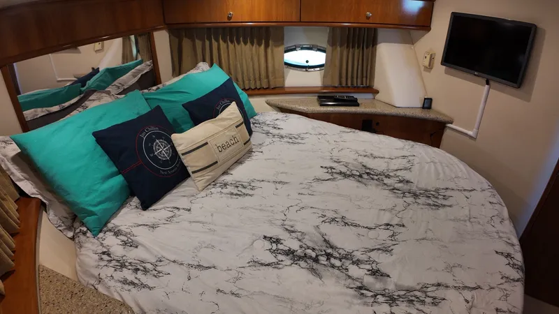 Slide: The Image of Carver Yachts 396 2001 - 6993347