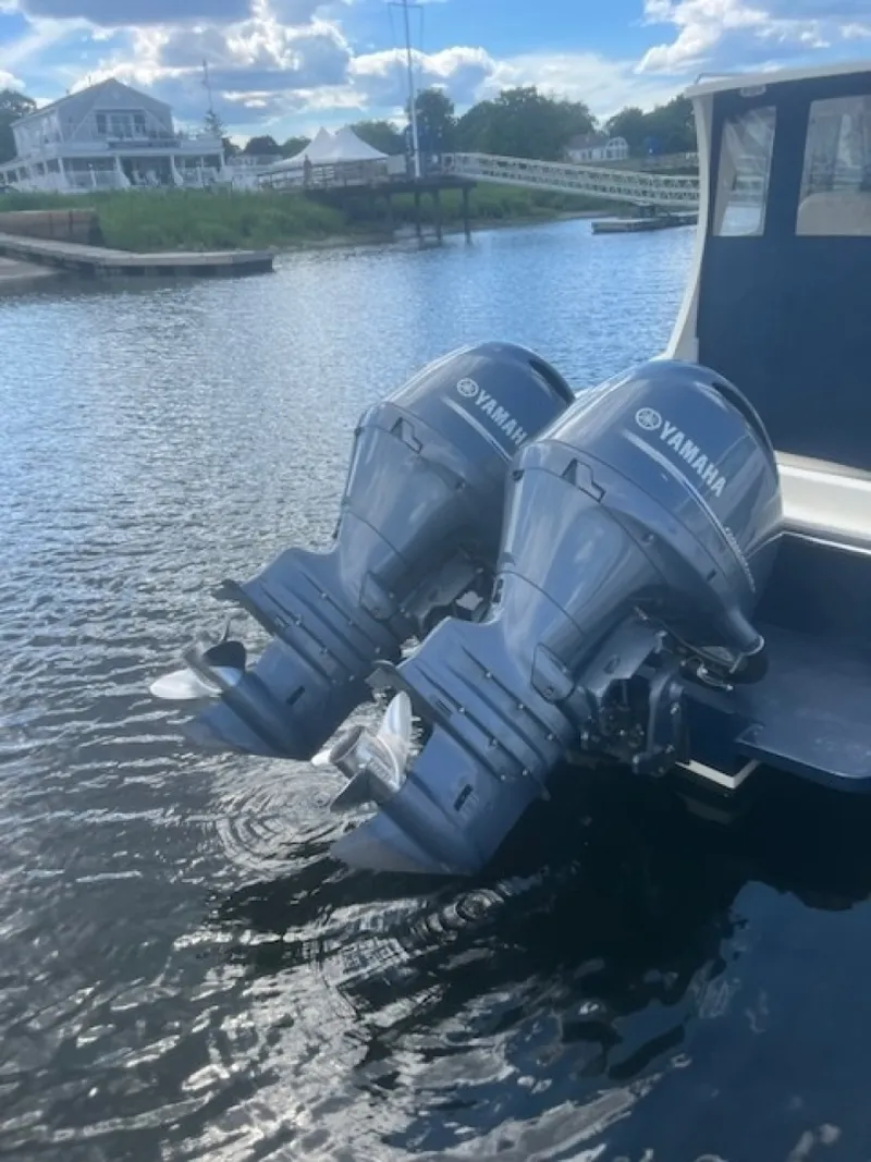 Slide: The Image of Twin Yamaha F150 - 7141562