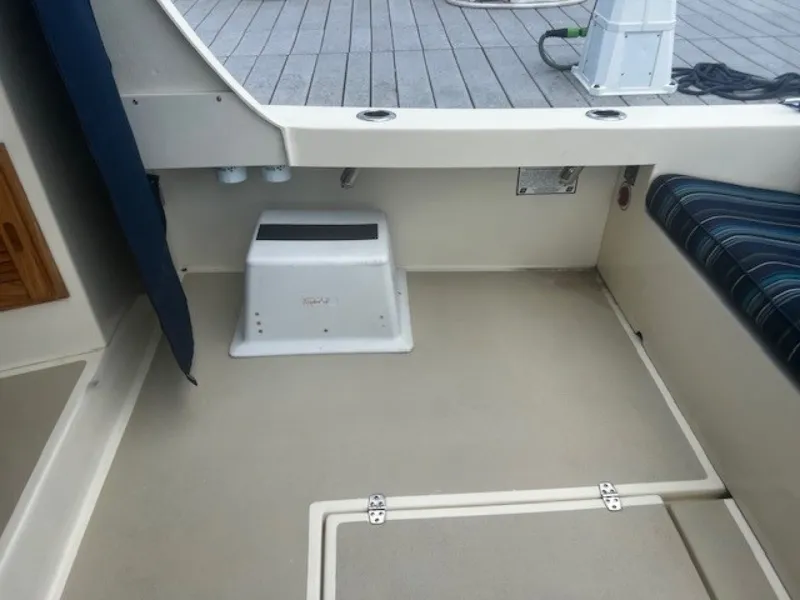 Slide: The Image of Cockpit Deck - 7141544