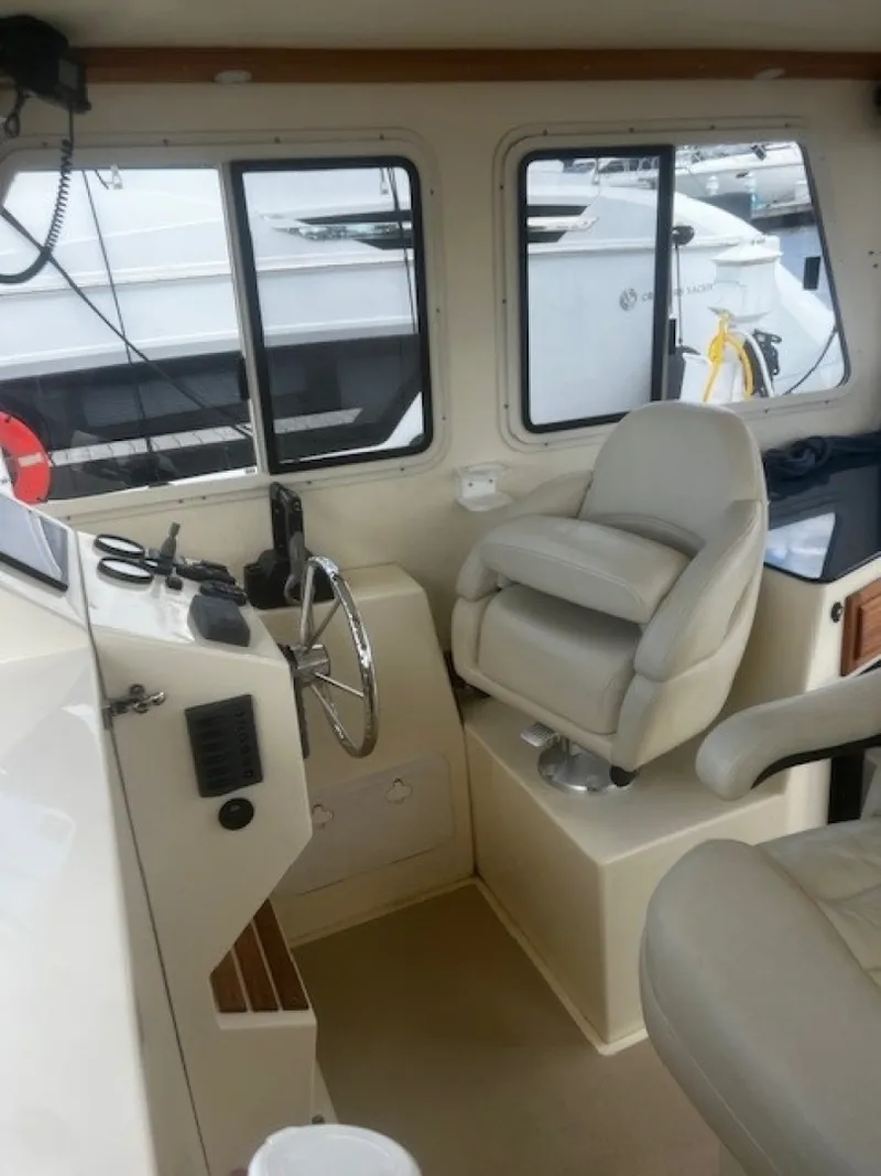 Slide: The Image of Helm Seating - 7141548