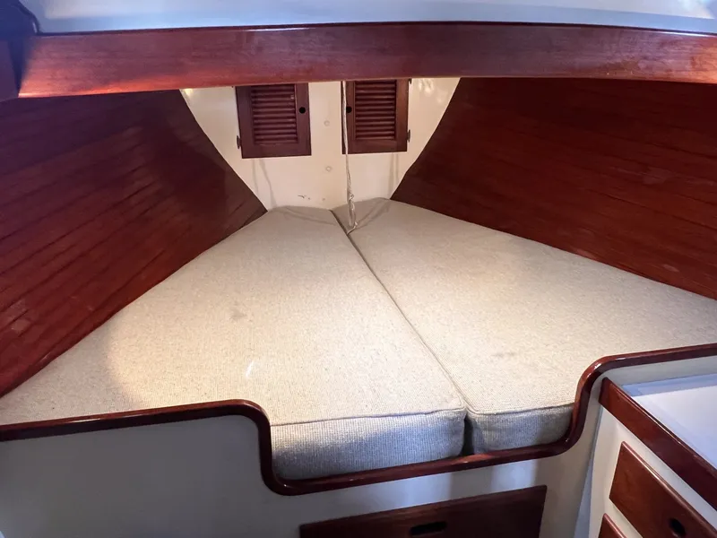 Slide: The Image of Alajuela Yacht Corp 38 1977 - 7088025
