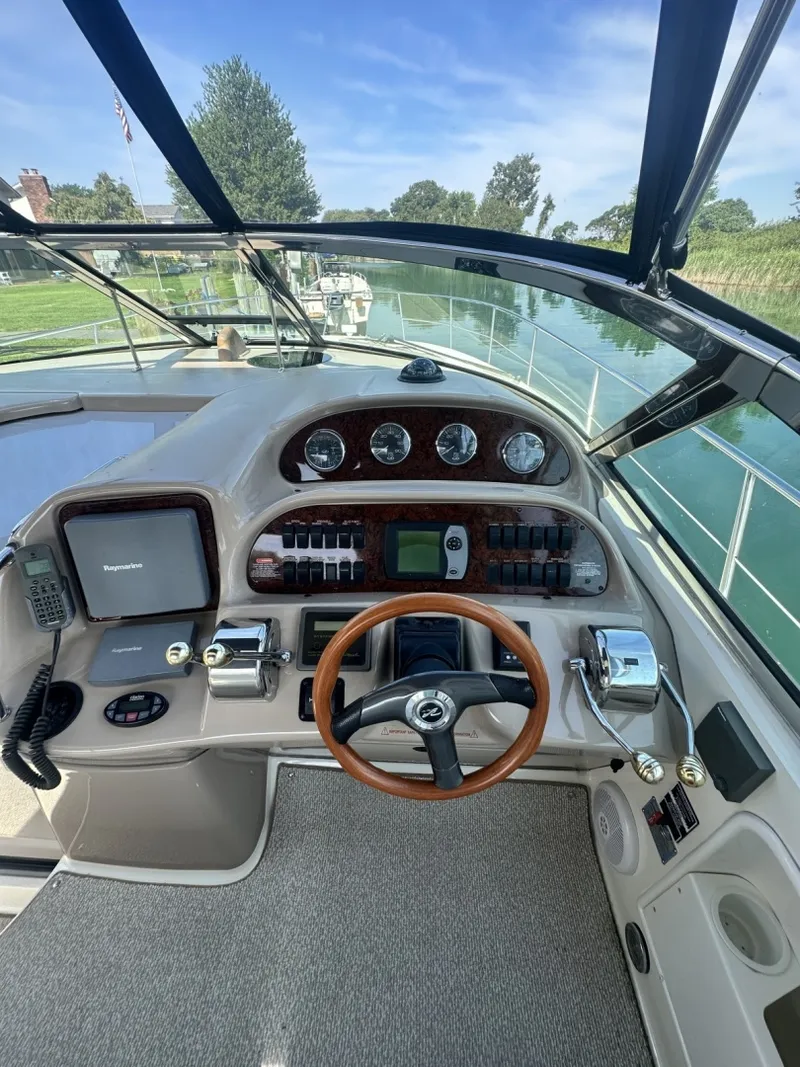 Slide: The Image of Sea Ray 360 SunDancer 2004 - 7029510
