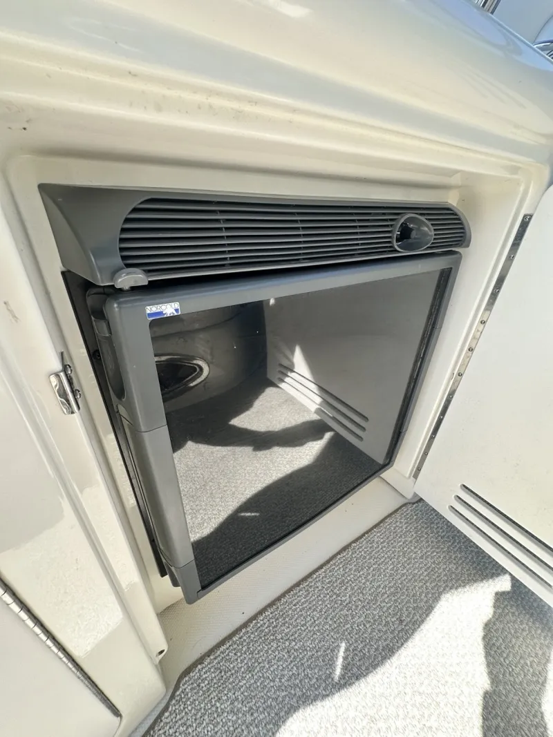 Slide: The Image of Sea Ray 360 SunDancer 2004 - 7029480