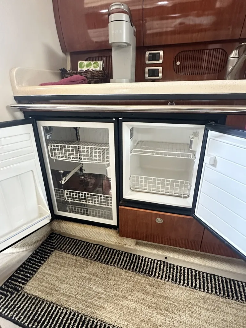 Slide: The Image of Sea Ray 360 SunDancer 2004 - 7029042