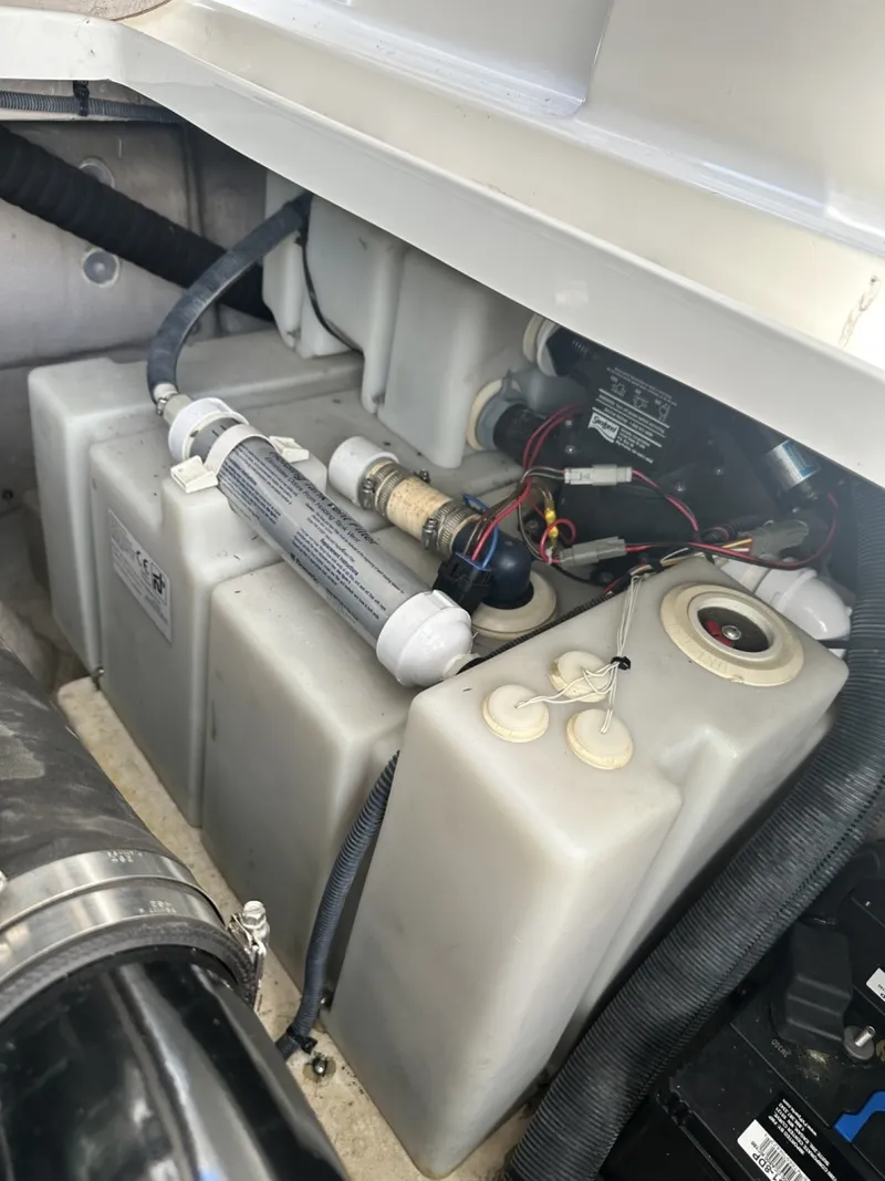 Slide: The Image of Sea Ray 360 SunDancer 2004 - 7028851