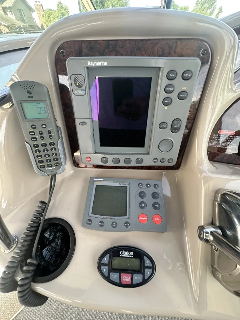 Slide: The Image of Sea Ray 360 SunDancer 2004 - 7029436