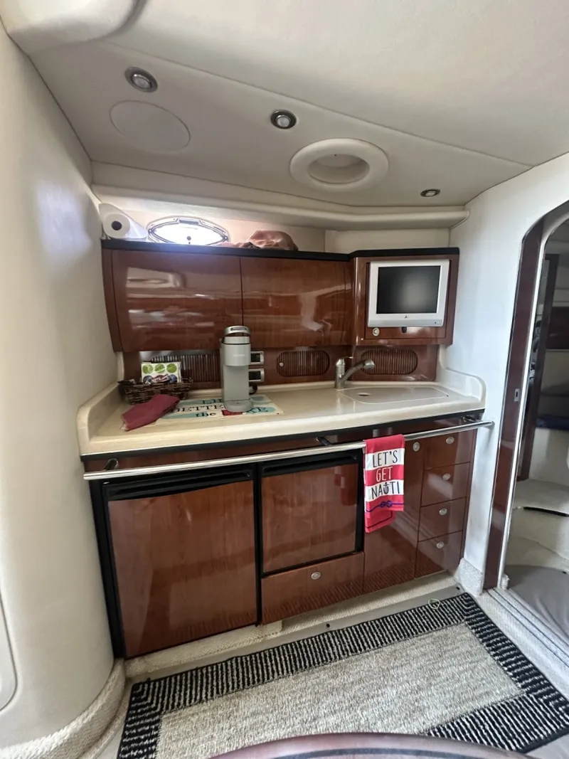 Slide: The Image of Sea Ray 360 SunDancer 2004 - 7029273