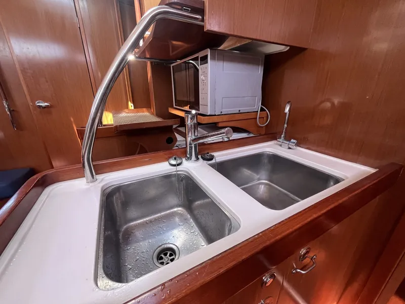 Slide: The Image of Beneteau Oceanis 54 2011 - 7145092