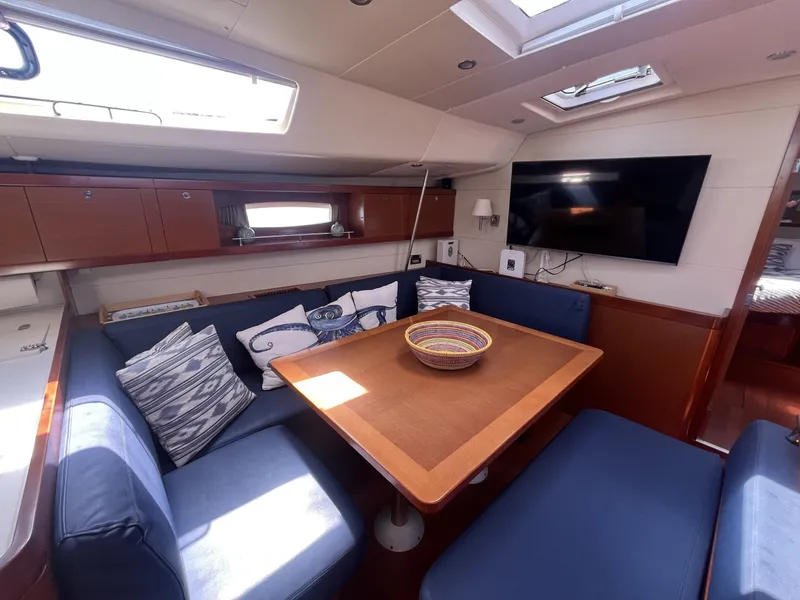 Slide: The Image of Beneteau Oceanis 54 2011 - 7145089