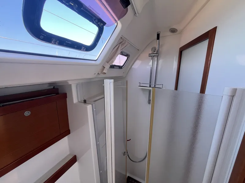 Slide: The Image of Beneteau Oceanis 54 2011 - 7145102