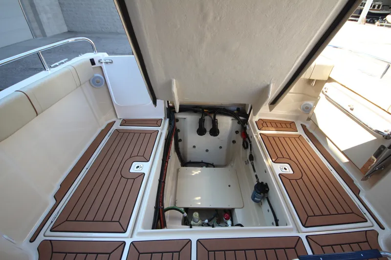 Slide: The Image of Ranger Tug R-23 2025 - 7087811