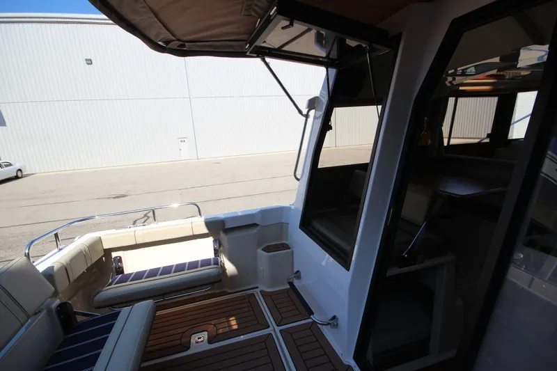 Slide: The Image of Ranger Tug R-23 2025 - 7087808