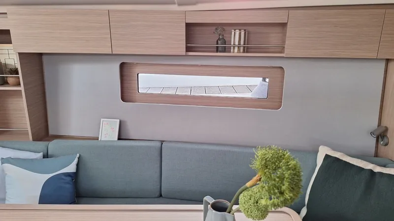 Slide: The Image of Beneteau OCEANIS 37.1 Brochure - 7087643