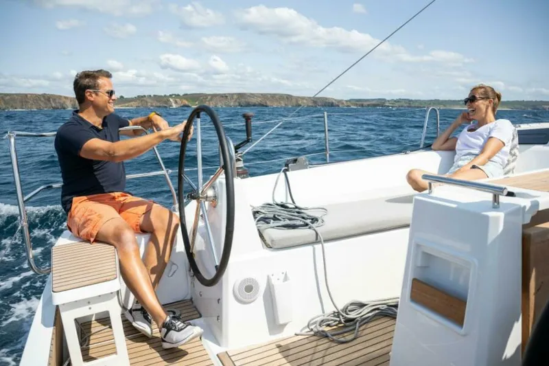 Slide: The Image of Beneteau OCEANIS 37.1 Visibility is essential - 7087634