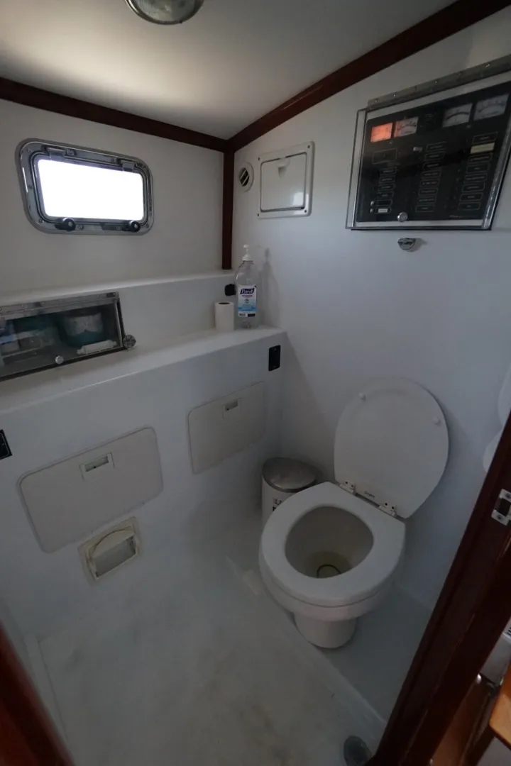 Slide: The Image of Rowe 36' Salty Dog - Interior Head 2003 Rowe 36' Downeast Salty Dog - 7087842