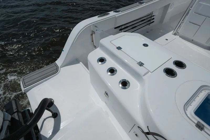 Slide: The Image of Powercat Toro 42 2026 - 7088230